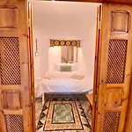 L\'Atelier Hedi Turki, Breakfast & Pool Sidi Bou Said