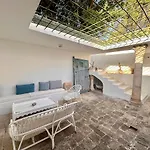 L\'Atelier Hedi Turki, Breakfast & Pool Sidi Bou Said