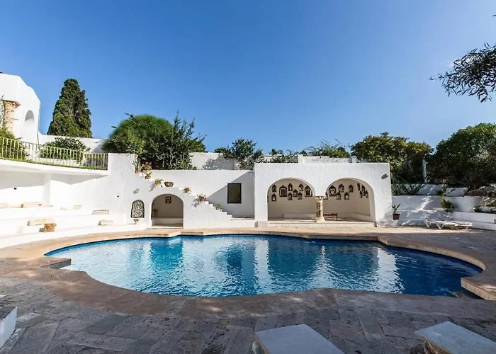 L\'Atelier Hedi Turki, Breakfast & Pool Sidi Bou Said