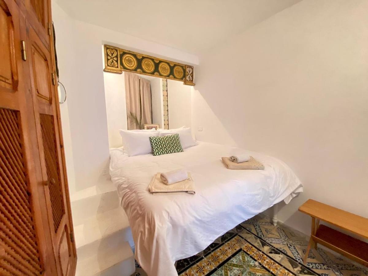 L'atelier Hedi Turki, Breakfast & Pool Sidi Bou Said Apartment Tunis